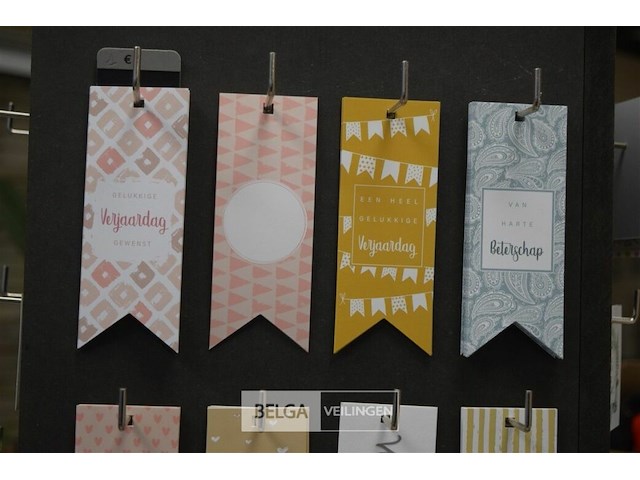 Rek met kaartjes - afbeelding 2 van  5