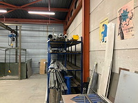 Rek met metaalinhoud - afbeelding 2 van  2