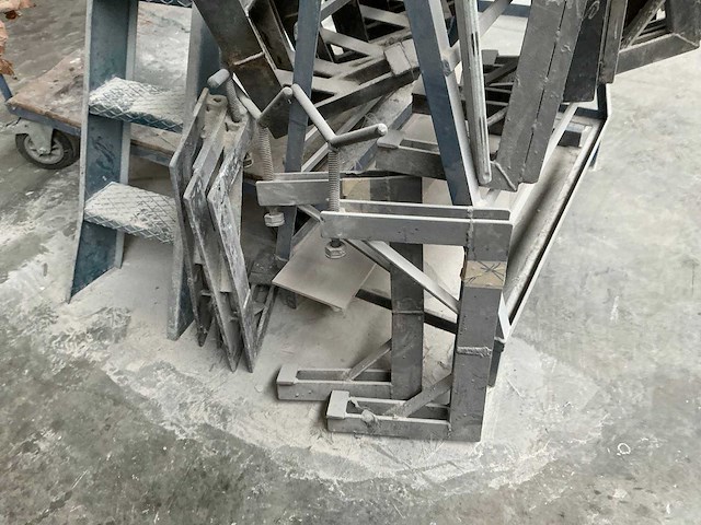 Rek met opspangereedschap - afbeelding 3 van  5