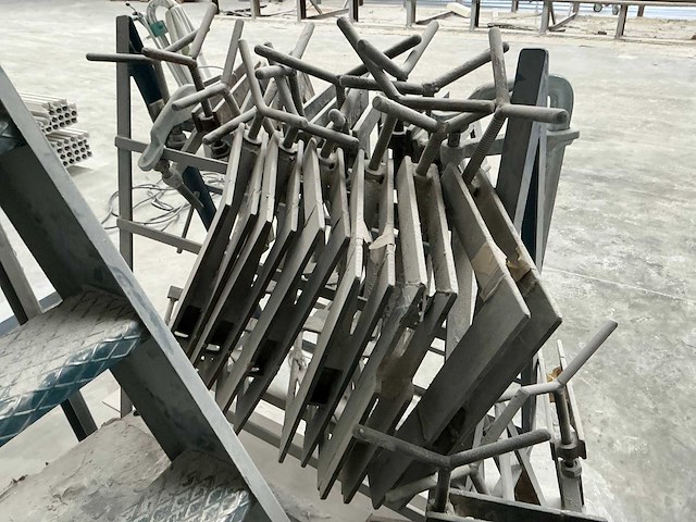 Rek met opspangereedschap - afbeelding 5 van  5