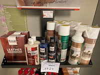 Rek met verzorgingsproducten - afbeelding 3 van  6