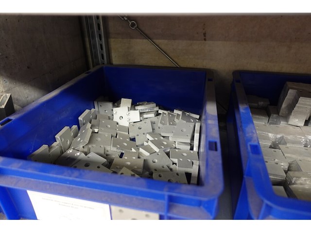 Rek meta + inhoud - afbeelding 4 van  17