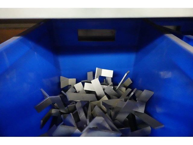 Rek meta + inhoud - afbeelding 7 van  17