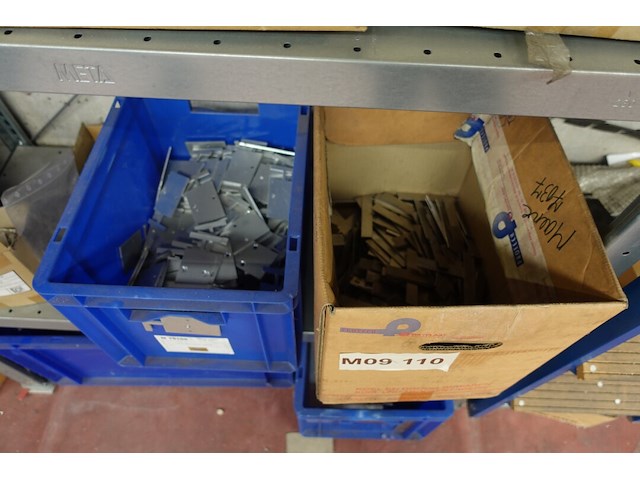 Rek meta + inhoud - afbeelding 15 van  17