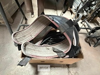 Rek + paardenbenodigdheden - afbeelding 2 van  9