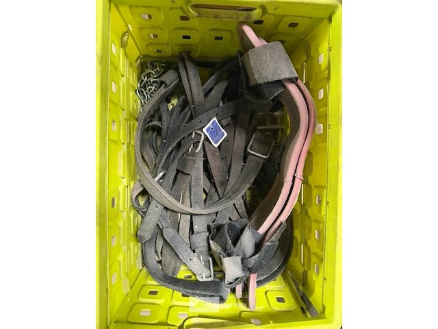 Rek + paardenbenodigdheden - afbeelding 8 van  9