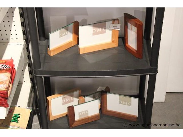 Rekje inhoudend fotokaders/klokken - afbeelding 2 van  3