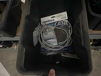 Rekken met diverse audio onderdelen en toebehoren - afbeelding 14 van  16