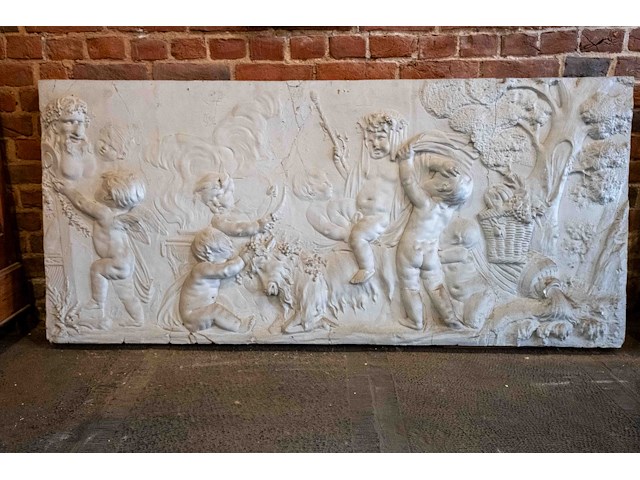 Reliëfpaneel pleisterwerk engelentafereel - afbeelding 1 van  2