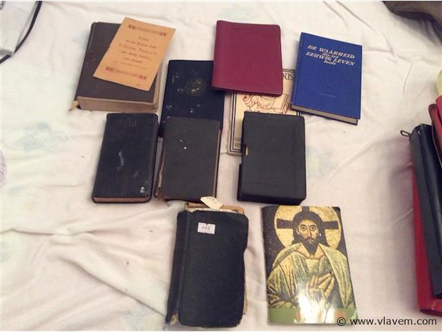 Religieus lot kerkboekjes - afbeelding 1 van  2