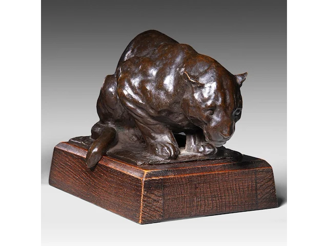 Rembrandt bugatti (1884-1916), 'jaguar accroupi (petit modèle)', patinated bronze, cast by a.a. hébrard, n° 18/51 10.5 x 19.6 cm. (4.12 x 7.71 in.), frame: 13.5 x 17.5 cm. (5.30 x 6.88 in.) - afbeelding 8 van  15