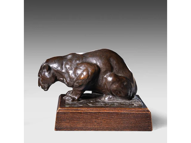 Rembrandt bugatti (1884-1916), 'jaguar accroupi (petit modèle)', patinated bronze, cast by a.a. hébrard, n° 18/51 10.5 x 19.6 cm. (4.12 x 7.71 in.), frame: 13.5 x 17.5 cm. (5.30 x 6.88 in.) - afbeelding 13 van  15