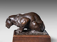 Rembrandt bugatti (1884-1916), 'jaguar accroupi (petit modèle)', patinated bronze, cast by a.a. hébrard, n° 18/51 10.5 x 19.6 cm. (4.12 x 7.71 in.), frame: 13.5 x 17.5 cm. (5.30 x 6.88 in.) - afbeelding 13 van  15