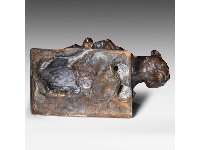 Rembrandt bugatti (1884-1916), 'jaguar accroupi (petit modèle)', patinated bronze, cast by a.a. hébrard, n° 18/51 10.5 x 19.6 cm. (4.12 x 7.71 in.), frame: 13.5 x 17.5 cm. (5.30 x 6.88 in.) - afbeelding 15 van  15