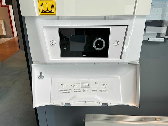Remeha calenta condenserend gaswandketel + radiator - afbeelding 7 van  7