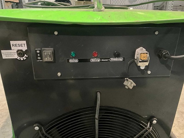 Remko clk 70 indirecte diesel heater en dieseltank - afbeelding 16 van  17