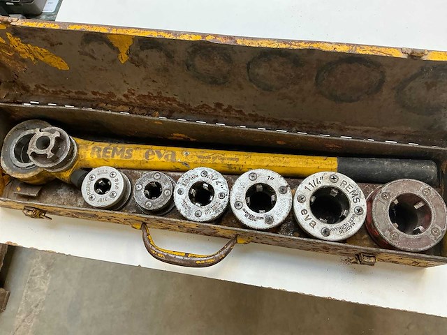 Rems eva manuele draadsnijmachine - afbeelding 2 van  4