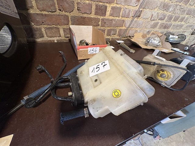 Remvloeistofreservoir - afbeelding 1 van  2