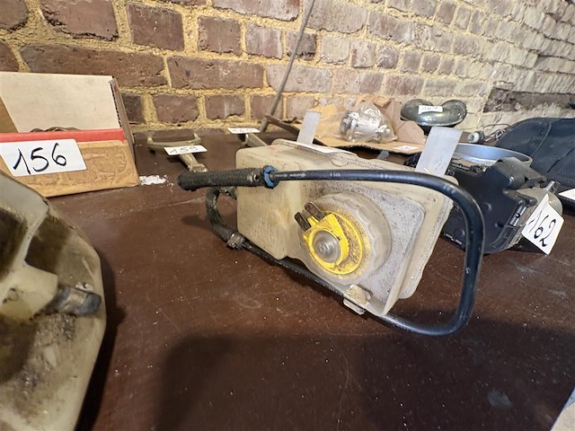 Remvloeistofreservoir - afbeelding 1 van  2