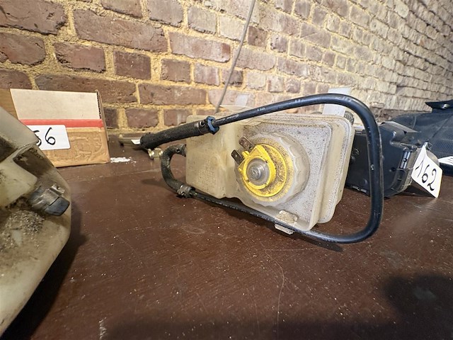 Remvloeistofreservoir - afbeelding 2 van  2