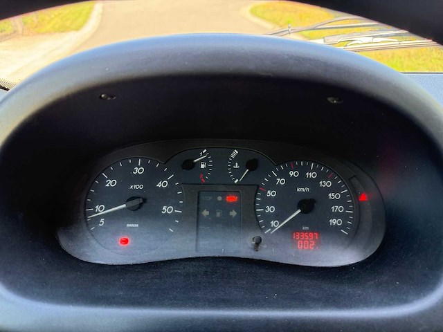 Renault - 2003 - master - personenauto - afbeelding 21 van  31