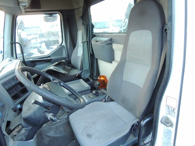 Renault - 2004 - 270dci lander plateau + kraan - vrachtwagen - afbeelding 16 van  28