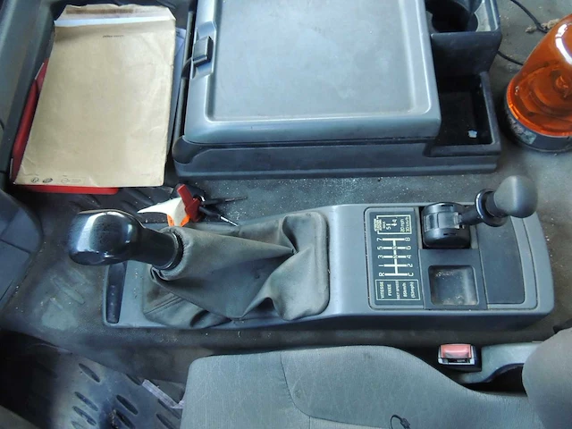 Renault - 2004 - 270dci lander plateau + kraan - vrachtwagen - afbeelding 18 van  28