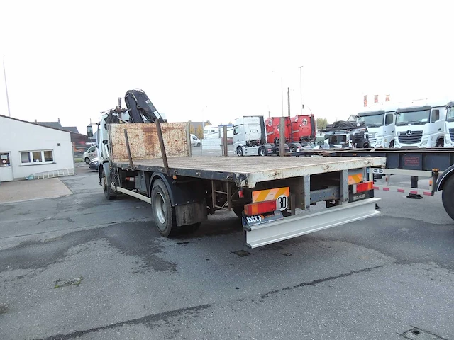 Renault - 2004 - 270dci lander plateau + kraan - vrachtwagen - afbeelding 24 van  28