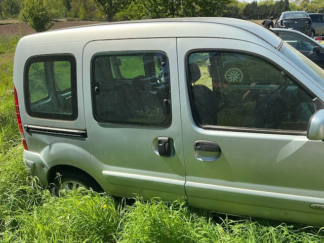 Renault - 2006 - kangoo - lichte bestelwagen - personenauto - afbeelding 4 van  20