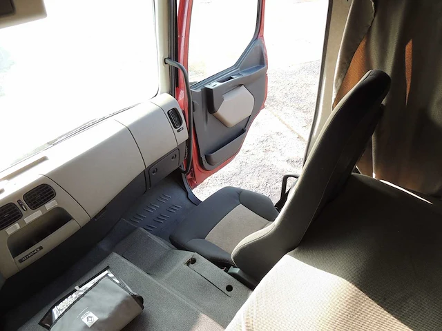 Renault - 2008 - 280 dxi premum - vrachtwagen - afbeelding 23 van  26