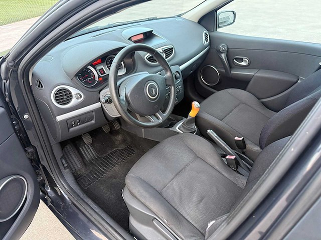 Renault - 2008 - clio - personenauto - afbeelding 15 van  26
