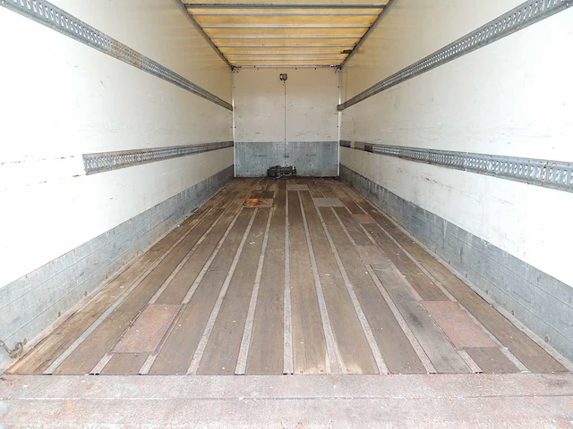 Renault - 2009 - midlum - vrachtwagen - afbeelding 7 van  25