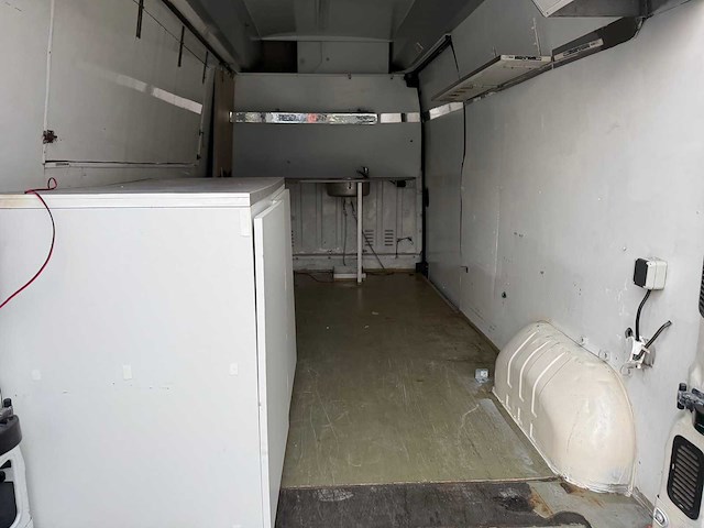 Renault - 2010 - master - ijscremkar - personenauto - afbeelding 19 van  33