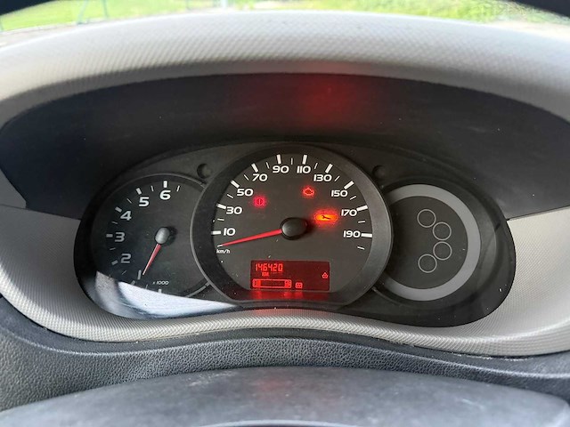 Renault - 2010 - master - ijscremkar - personenauto - afbeelding 28 van  34