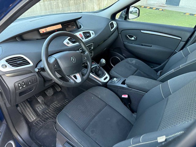 Renault - 2010 - megane - scenic - personenauto - afbeelding 12 van  24