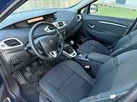 Renault - 2010 - megane - scenic - personenauto - afbeelding 12 van  24