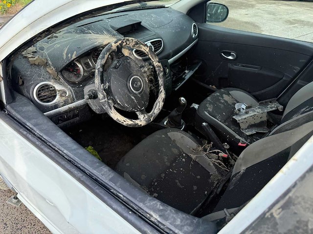 Renault - 2011 - clio - personenauto - afbeelding 3 van  15