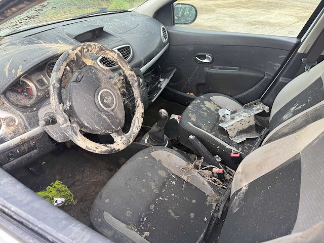 Renault - 2011 - clio - personenauto - afbeelding 7 van  15