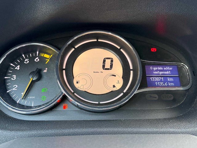Renault - 2013 - megane - personenauto - afbeelding 2 van  13