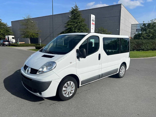 Renault - 2014 - traffic - minibus - personenauto - afbeelding 27 van  45