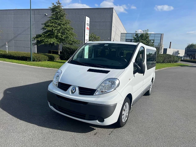 Renault - 2014 - traffic - minibus - personenauto - afbeelding 38 van  45