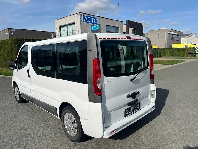 Renault - 2014 - traffic - minibus - personenauto - afbeelding 7 van  45