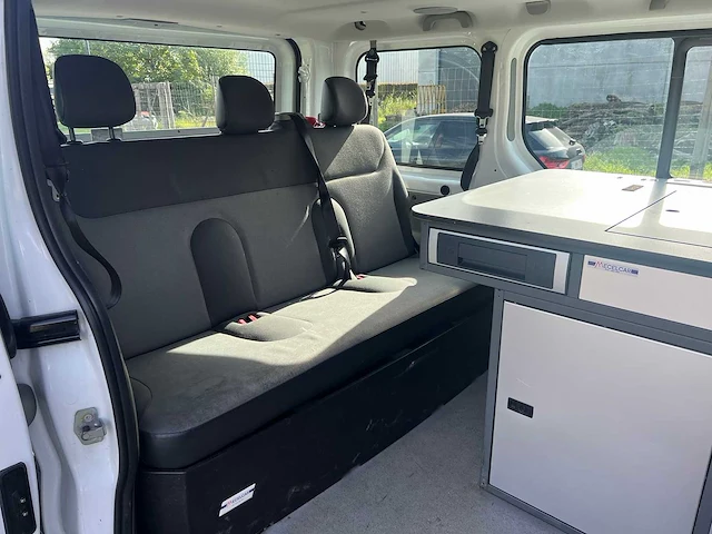 Renault - 2014 - traffic - minibus - personenauto - afbeelding 17 van  45