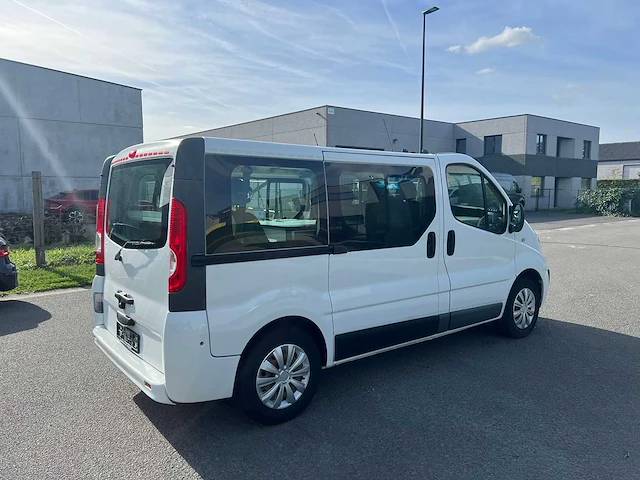 Renault - 2014 - traffic - minibus - personenauto - afbeelding 33 van  45