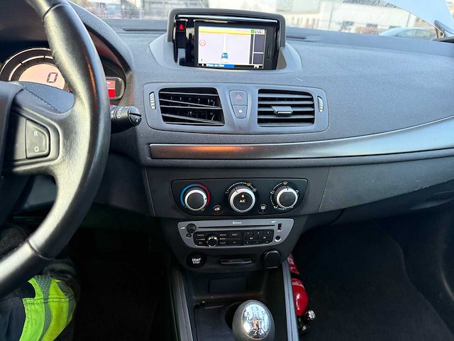 Renault - 2016 - megane - personenauto - afbeelding 25 van  36