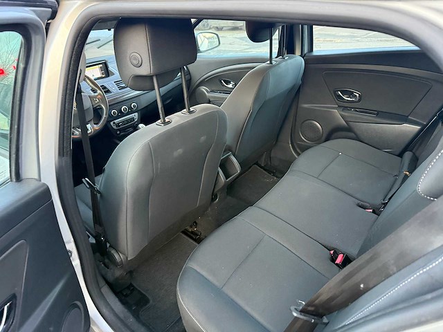 Renault - 2016 - megane - personenauto - afbeelding 19 van  36