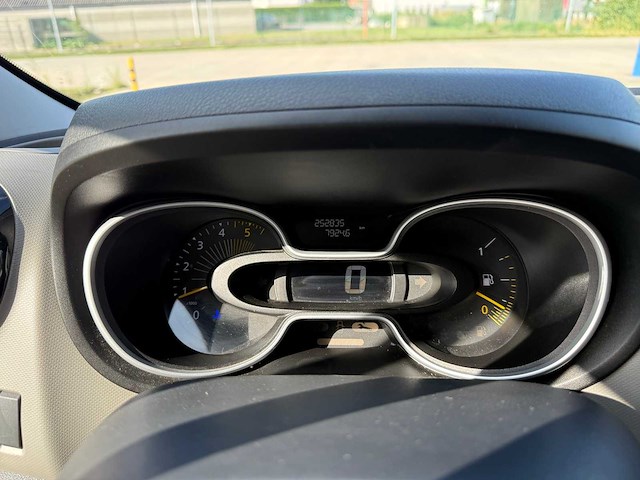 Renault - 2016 - trafic - bestelwagen - personenauto - afbeelding 15 van  23
