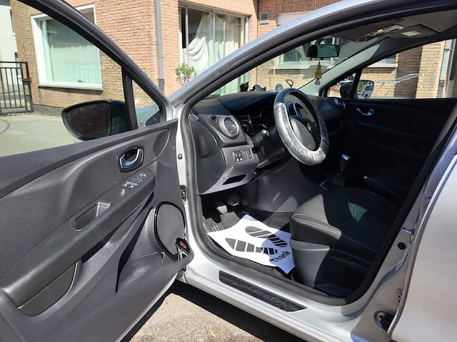 Renault - 2017 - clio - personenauto - afbeelding 17 van  20