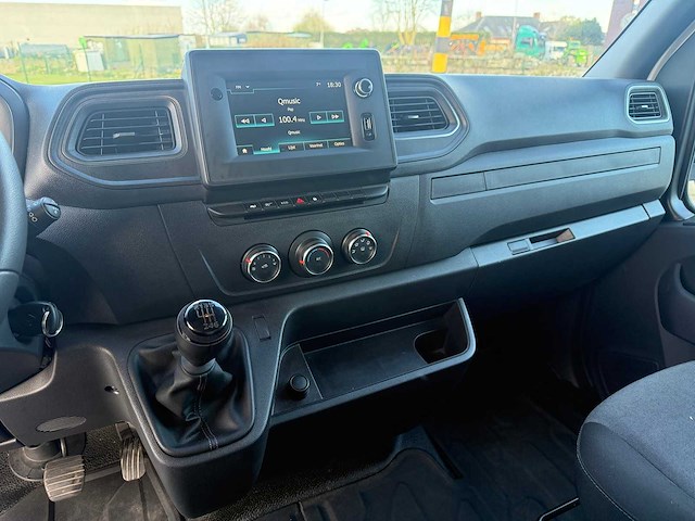 Renault - 2023 - master - l3 h4 - personenauto - afbeelding 18 van  33