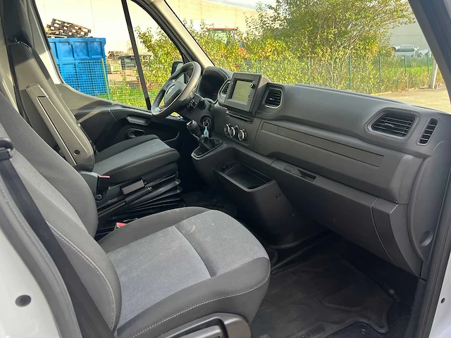 Renault - 2023 - master - maxi - personenauto - afbeelding 8 van  26